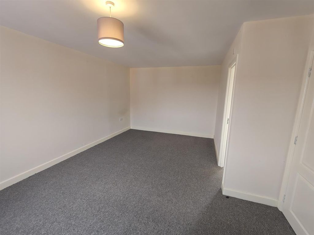 Additional image 4 of 5 bed property to rentHampton Vale, Peterborough PE7