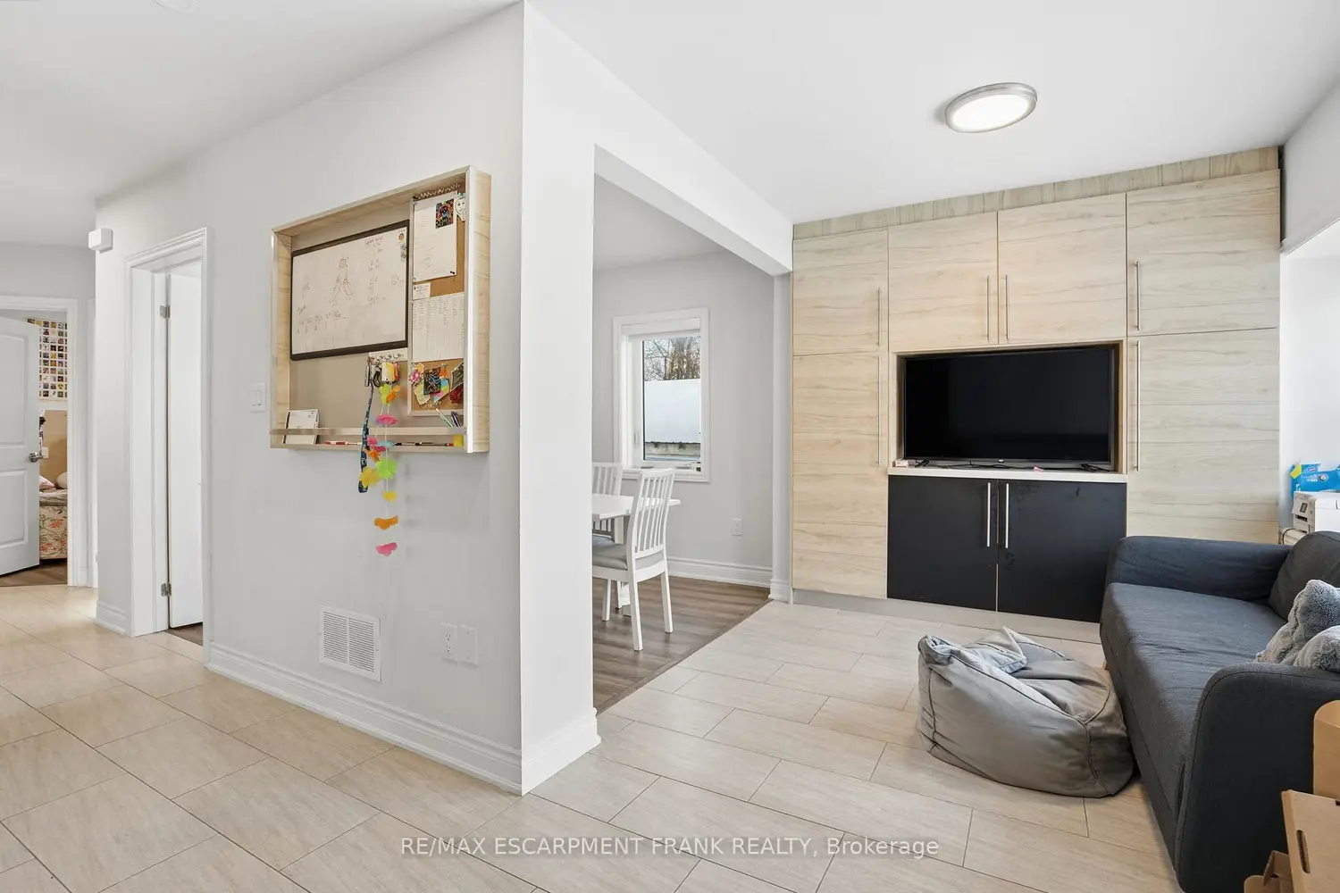 Additional image 7 of 50 Broadway Avenue