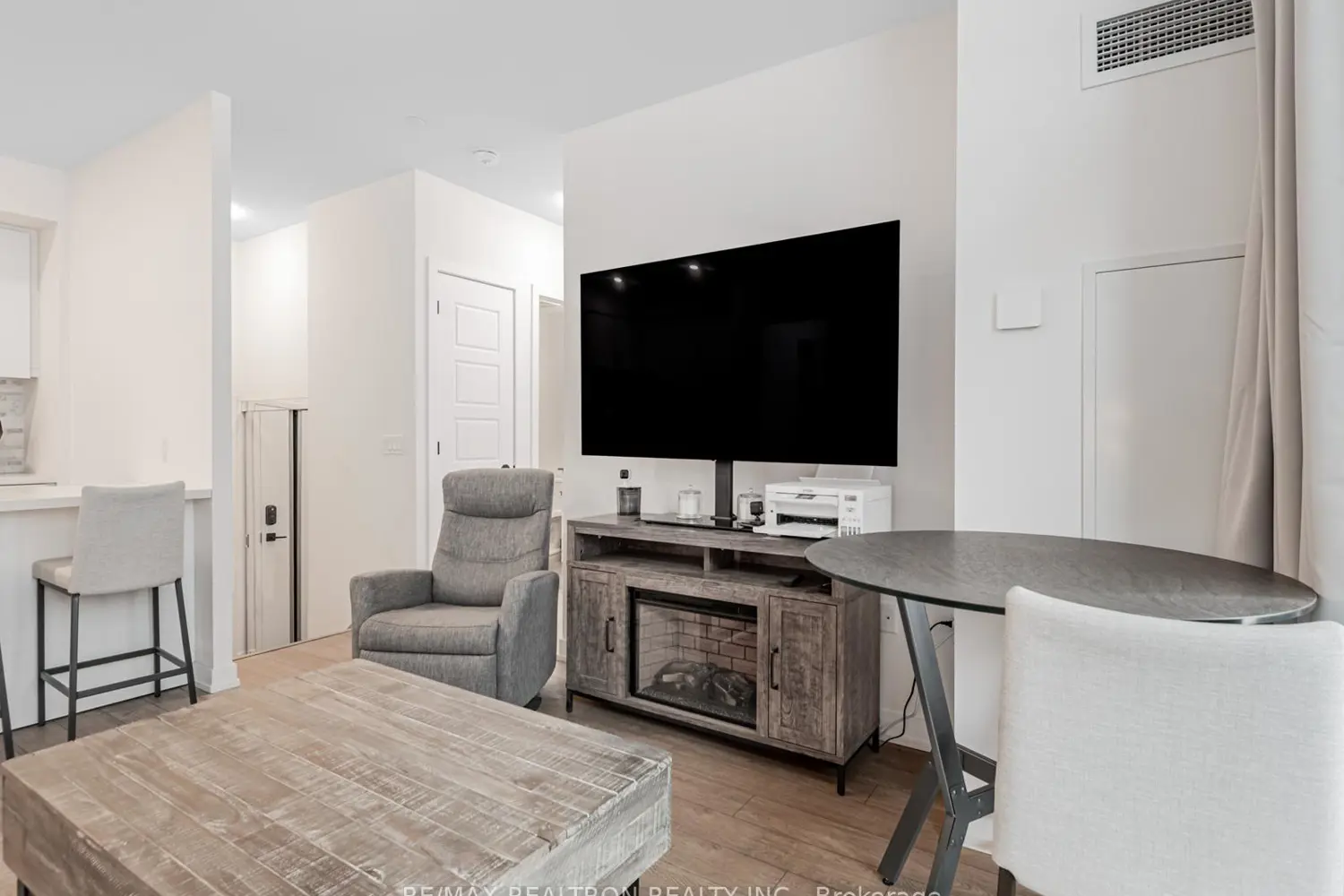 Additional image 6 of 415 Sea Ray Avenue G13