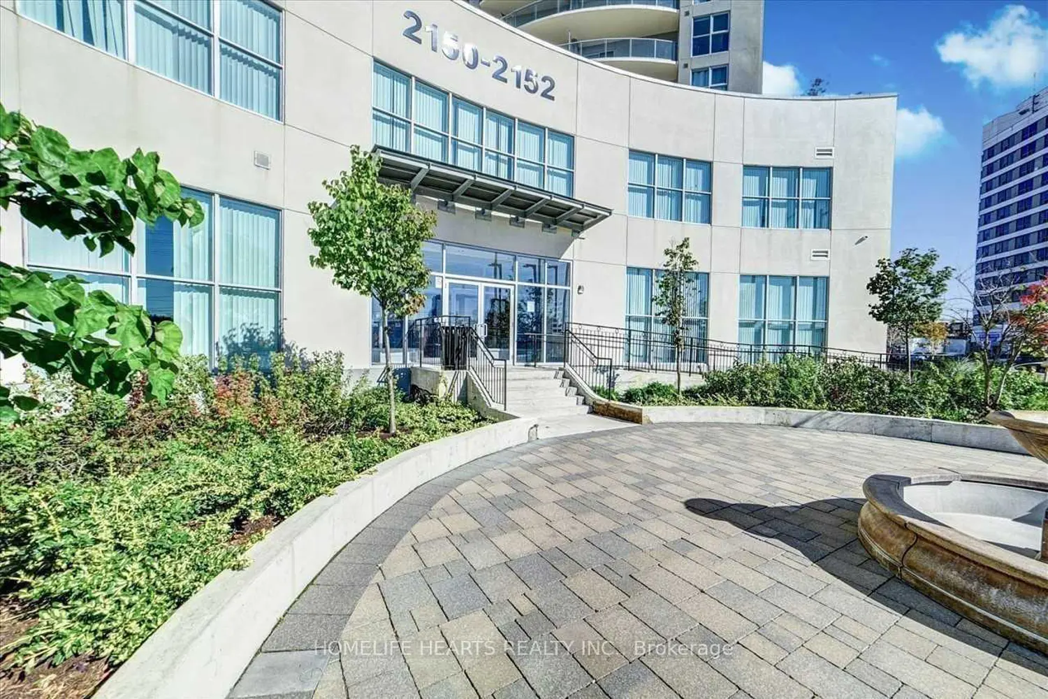 Additional image 2 of 2152 Lawrence Avenue 206