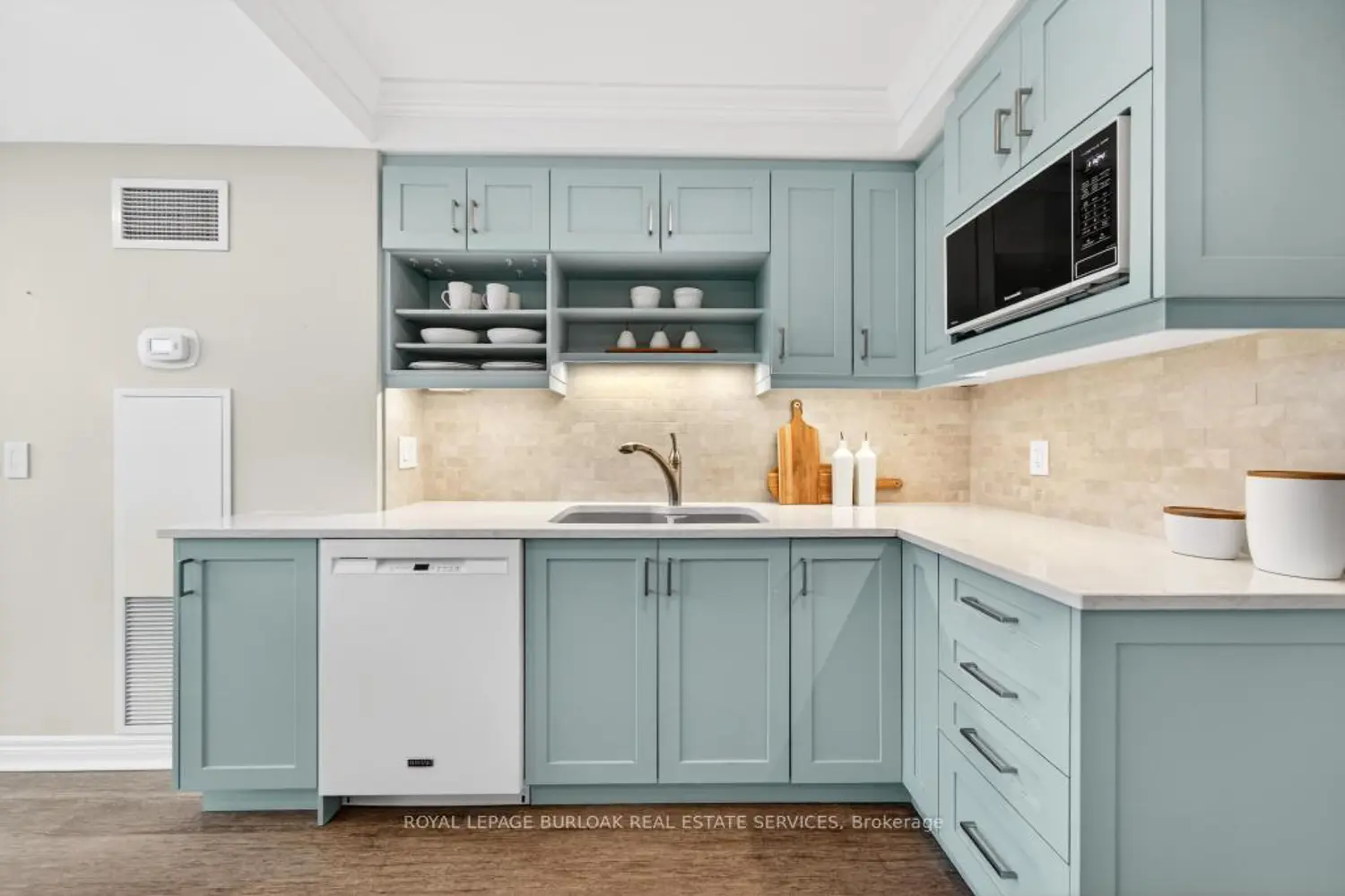 Additional image 4 of 2190 Lakeshore Road 801