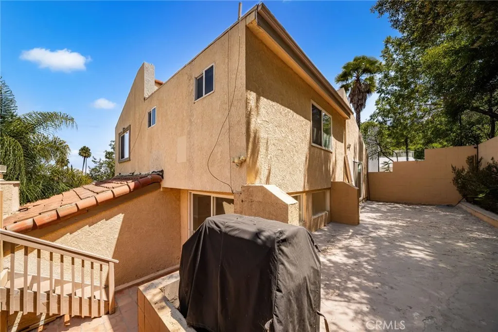 Additional image 110 of 3751 Prestwick Dr, Los Angeles, CA 90027