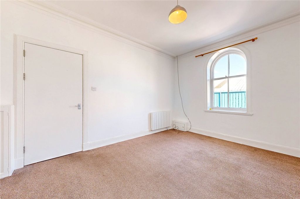 Additional image 13 of 2 bed flat to rentShore Road, Perth PH2