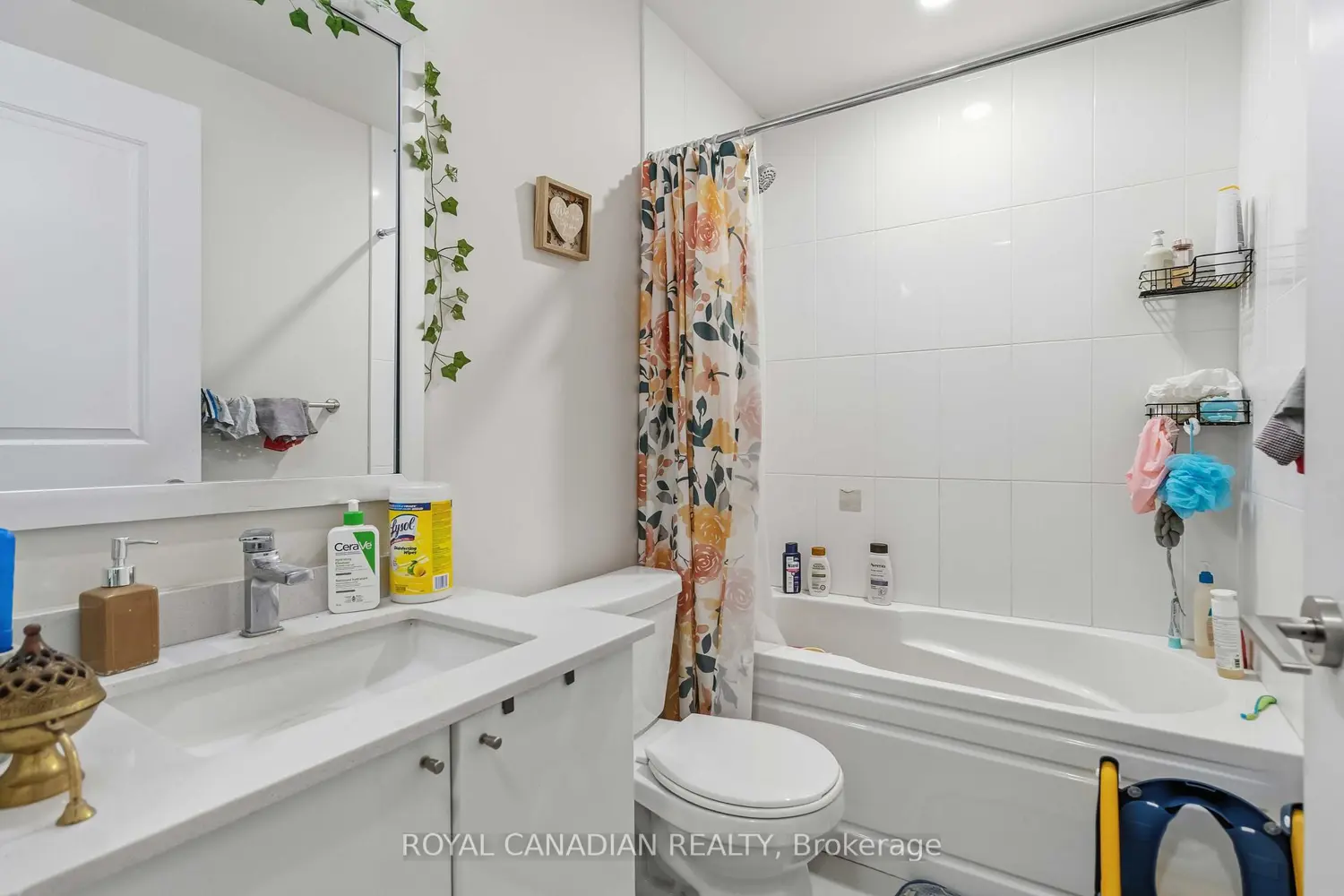 Additional image 13 of 65 Watergarden Drive 1501