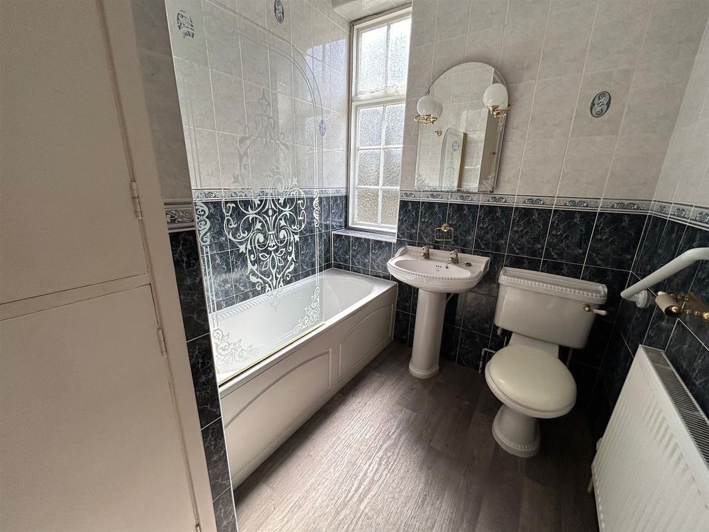Additional image 8 of 5 bed detached house to rentEastgate, Louth LN11