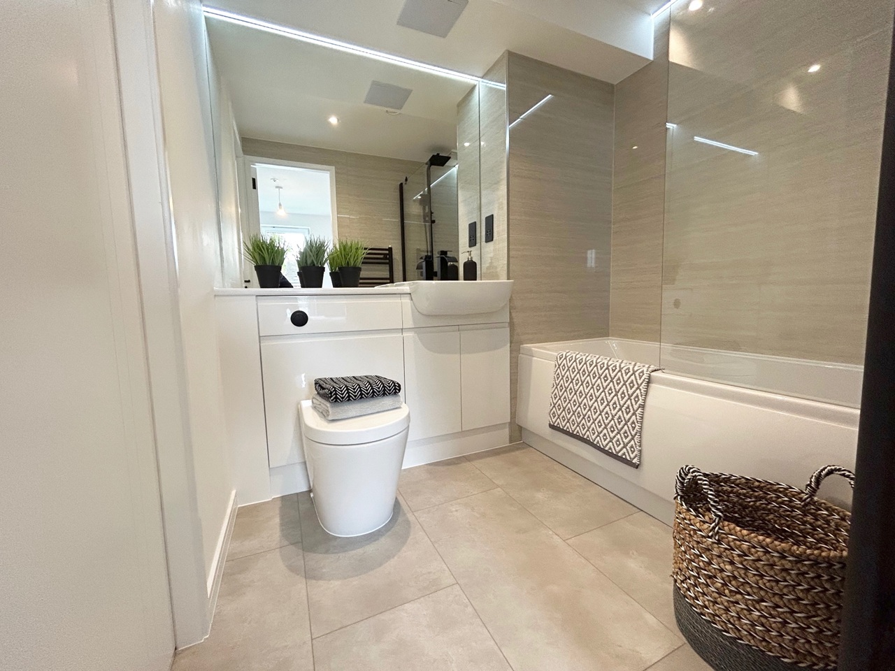 Additional image 7 of 2 Bed Flat, Saughton Road North, EH12, N1 7GU