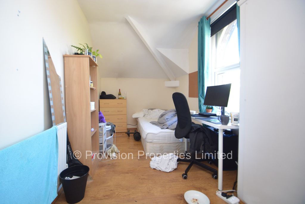 Additional image 16 of 12 bed end terrace house to rentGrosvenor Road, Hyde Park, Leeds LS6