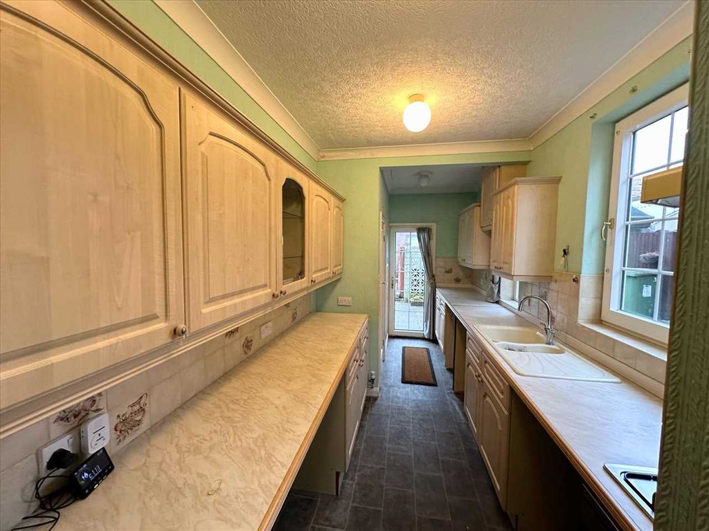 Additional image 8 of 3 bed semi-detached house to rentNewland Drive, Scunthorpe DN15