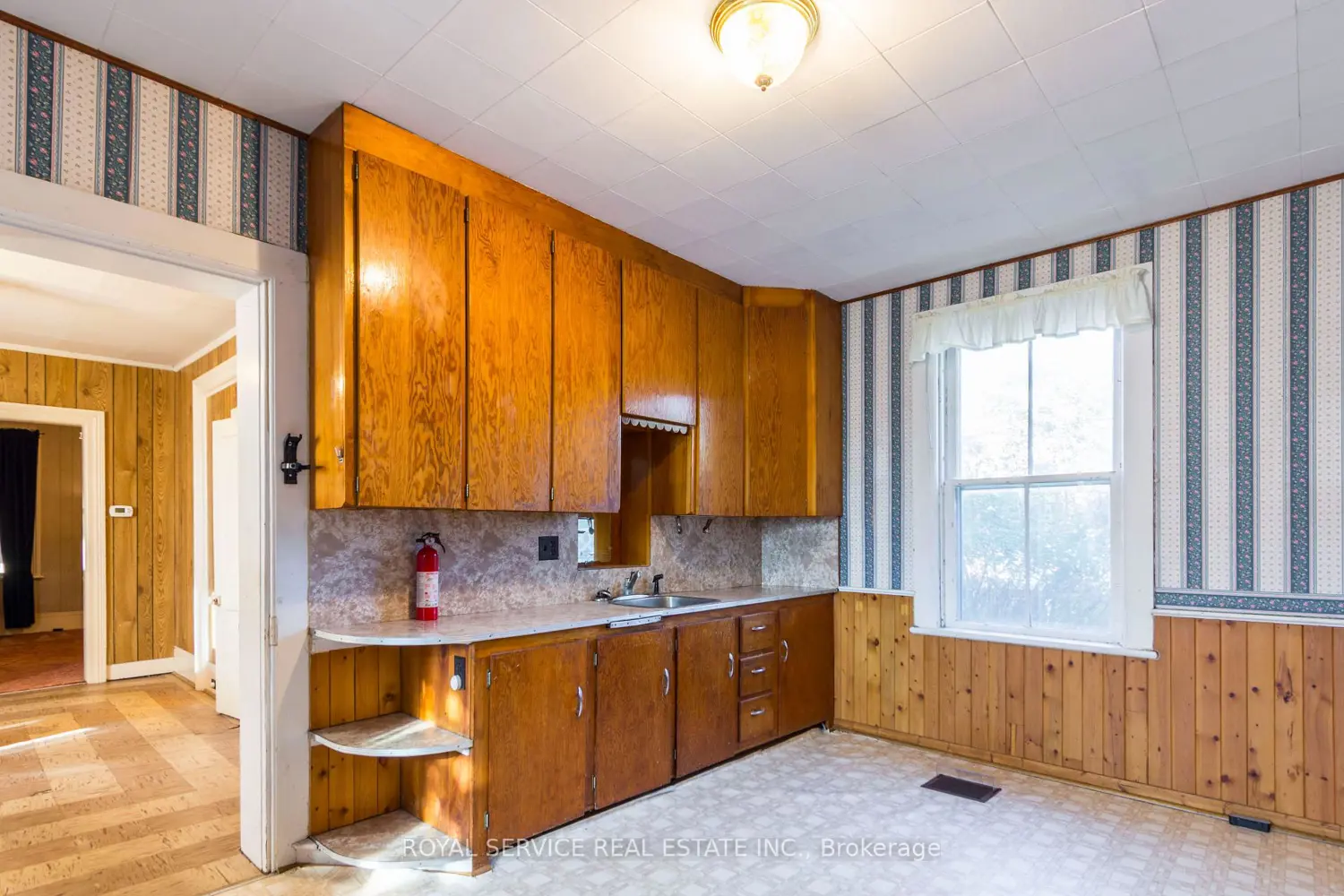 Additional image 13 of 370 Division Street