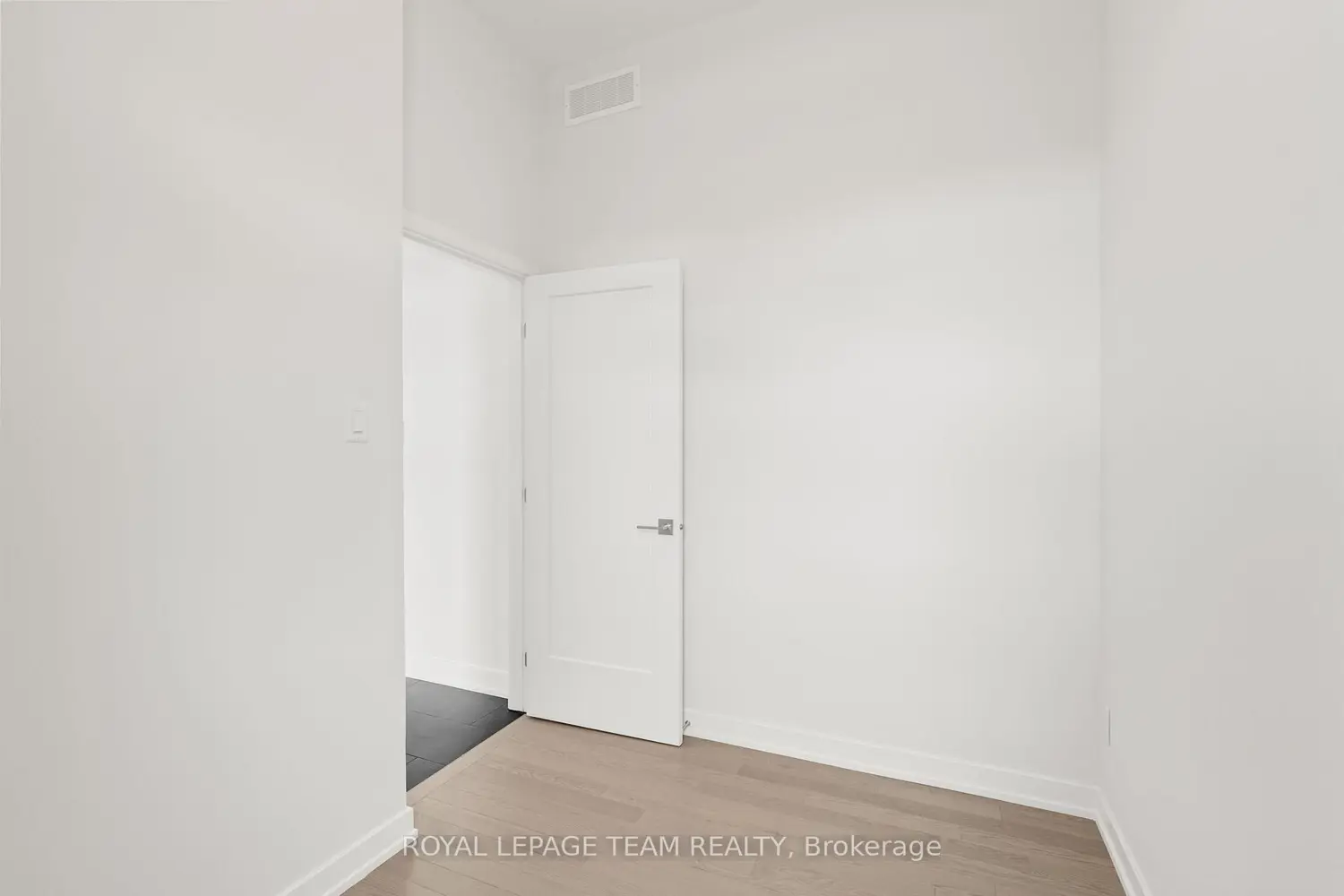 Additional image 5 of 1039 Moore Street