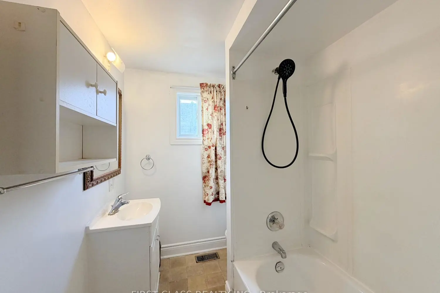 Additional image 10 of 2081 Metro Road