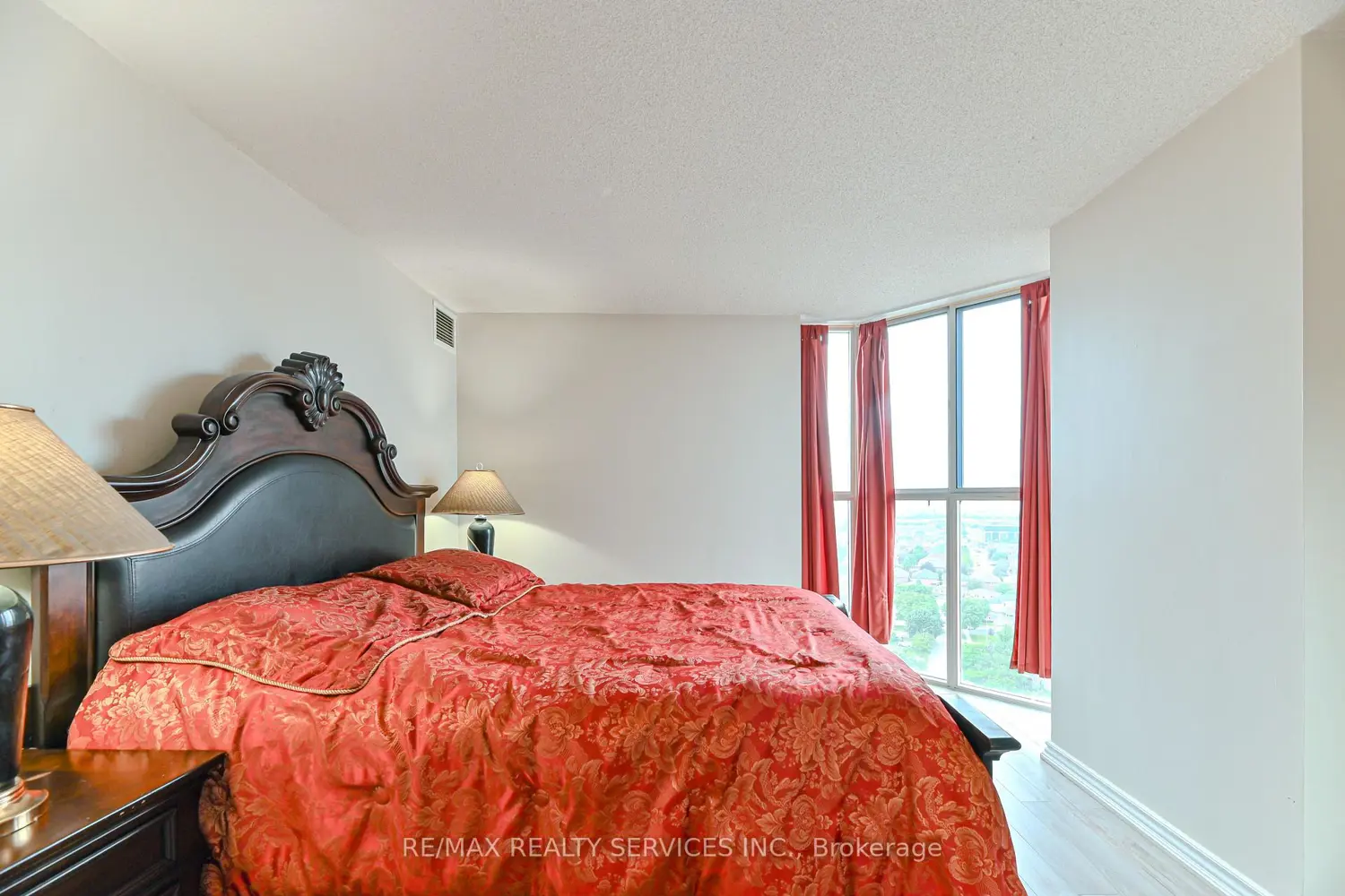 Additional image 12 of 35 Trailwood Drive 1911