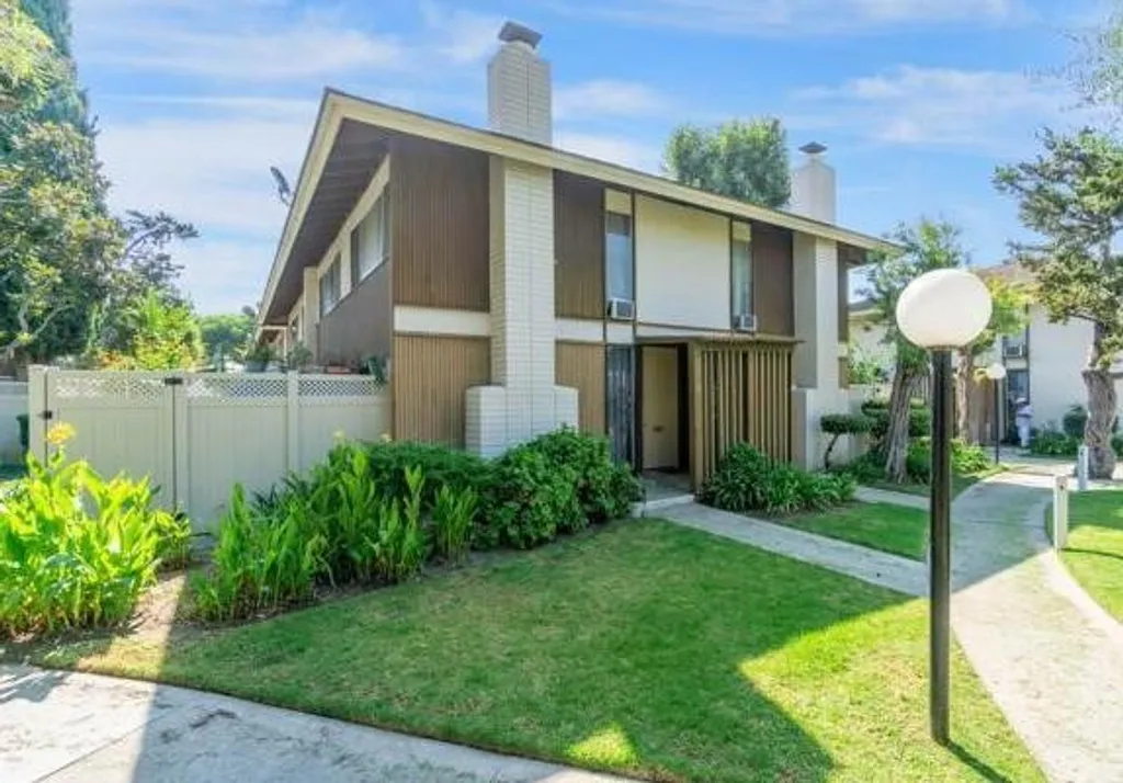 Additional image 2 of 15500 Tustin Village Way Unit 103, Tustin, CA 92780