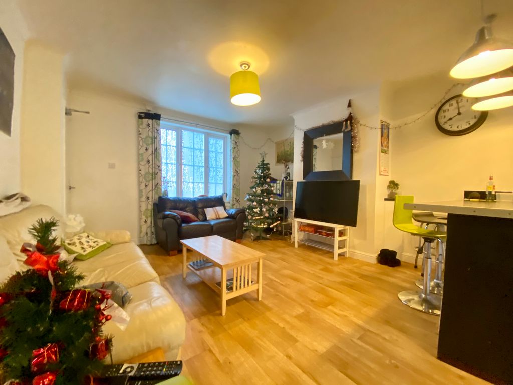 Additional image 2 of 6 bed property to rentFoxley Close, Norwich NR5