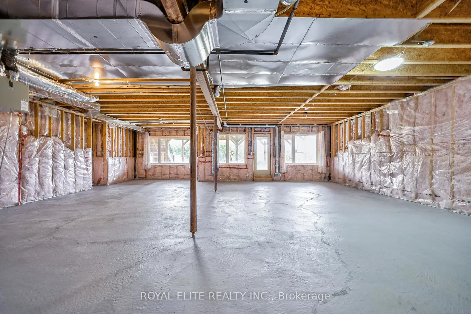 Additional image 17 of 40 Conklin Crescent