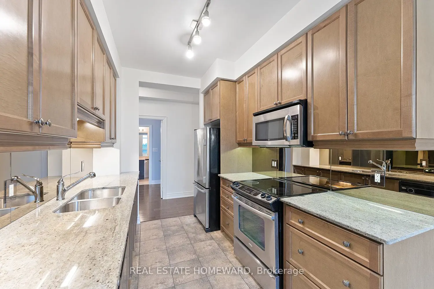Additional image 7 of 10 Bloorview Place 714