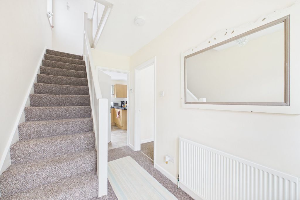 Additional image 2 of 3 bed semi-detached house to rentDavin Crescent, Pill, Bristol BS20