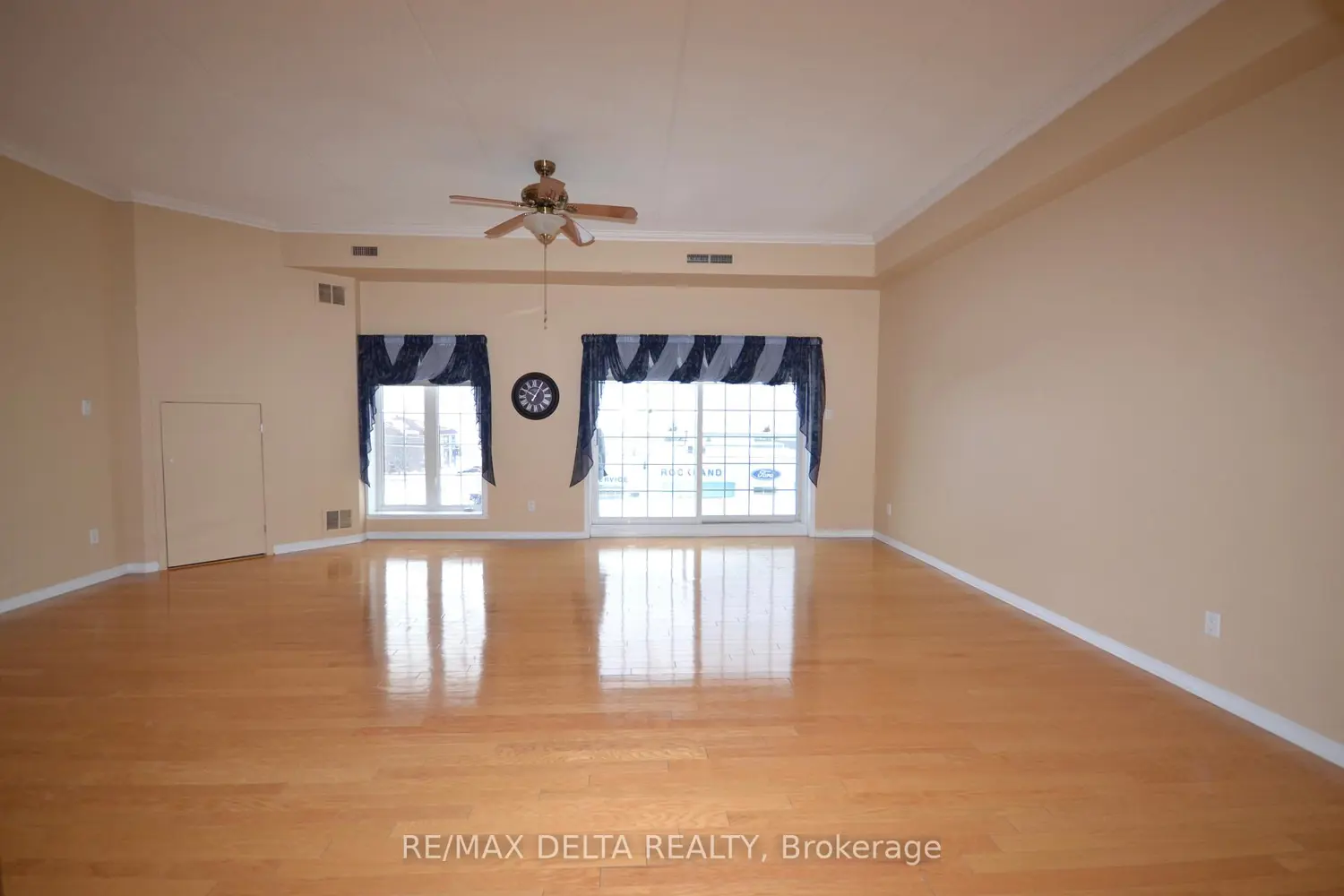 Additional image 7 of 2921 Laurier Street 407