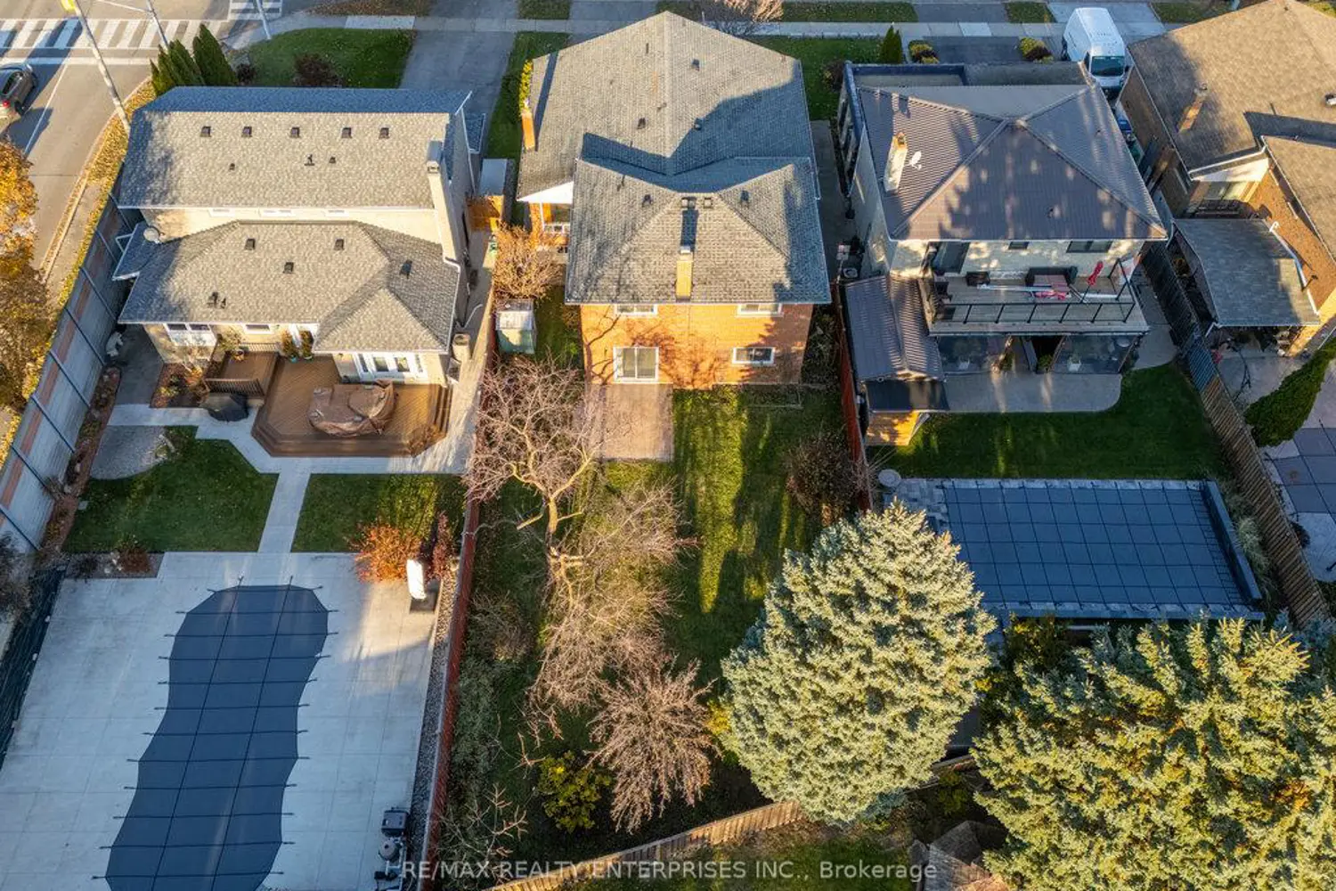 Additional image 19 of 2288 Hensall Street