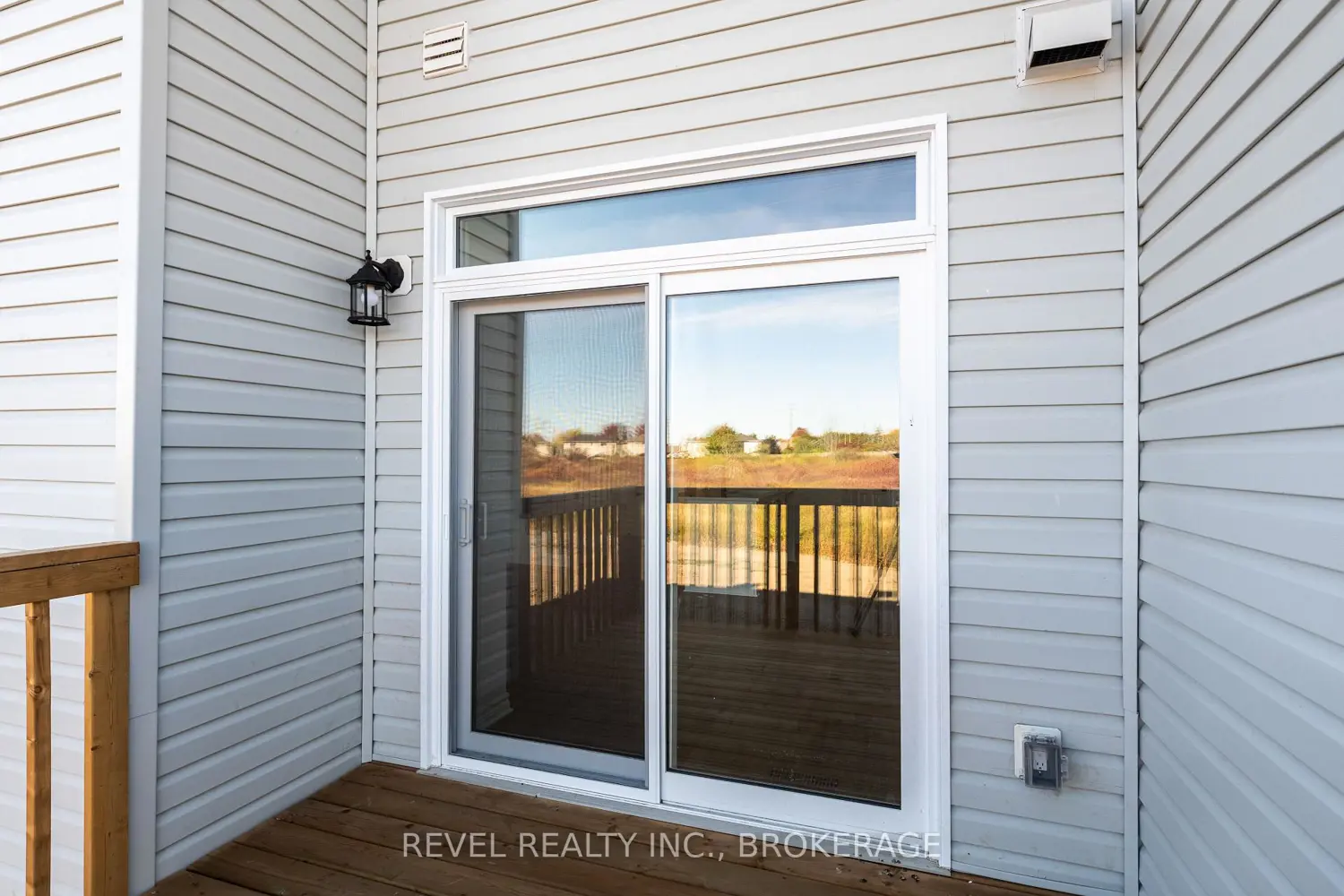 Additional image 20 of 1413 Demers Avenue