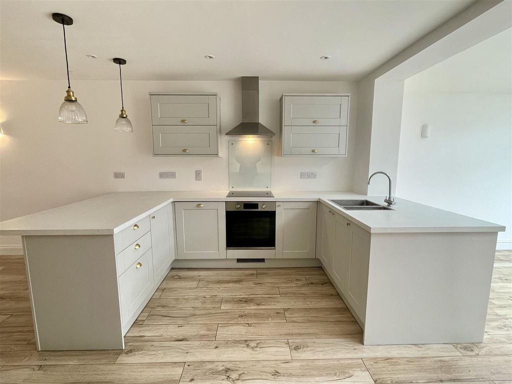 Additional image 3 of 4 bed semi-detached house to rentConduit Road, Stamford PE9