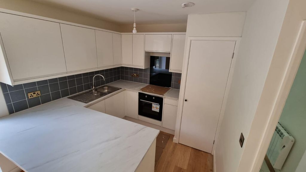 Additional image 2 of 2 bed flat to rentHaven Court, Little Haven, Haverfordwest SA62