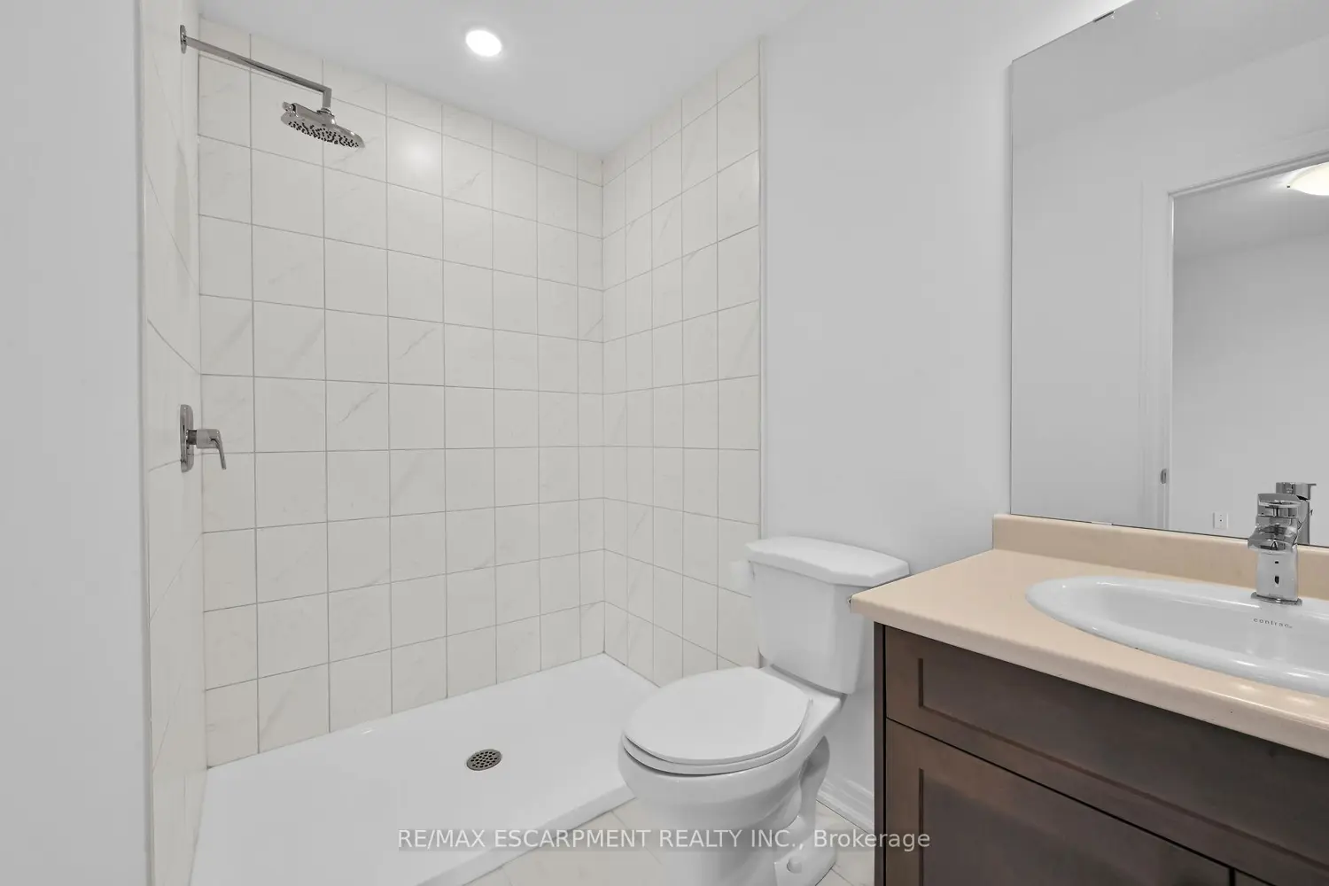 Additional image 10 of 120 Court Drive 35