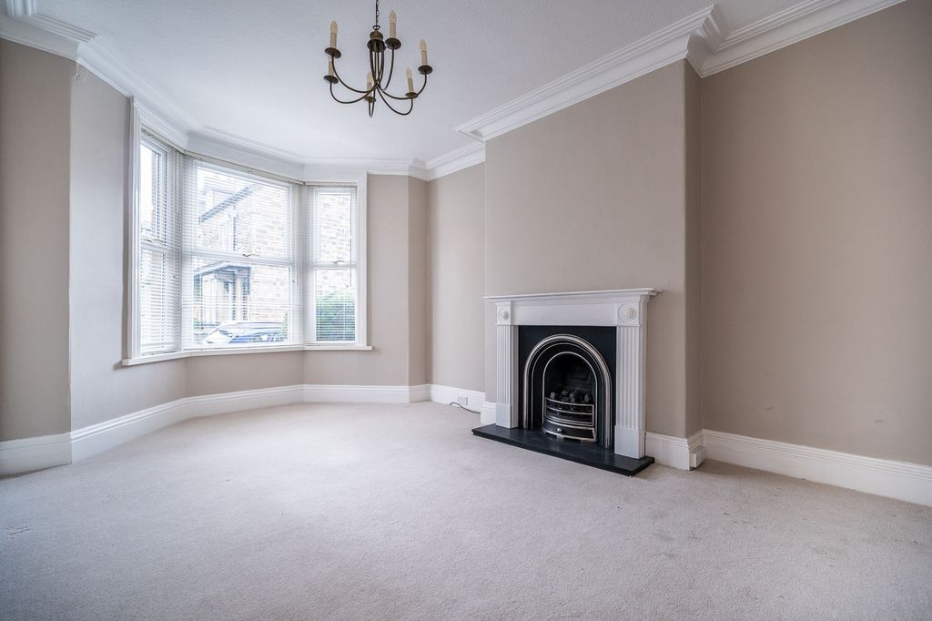 Additional image 2 of 4 bed terraced house to rentDuchy Avenue, Harrogate HG2
