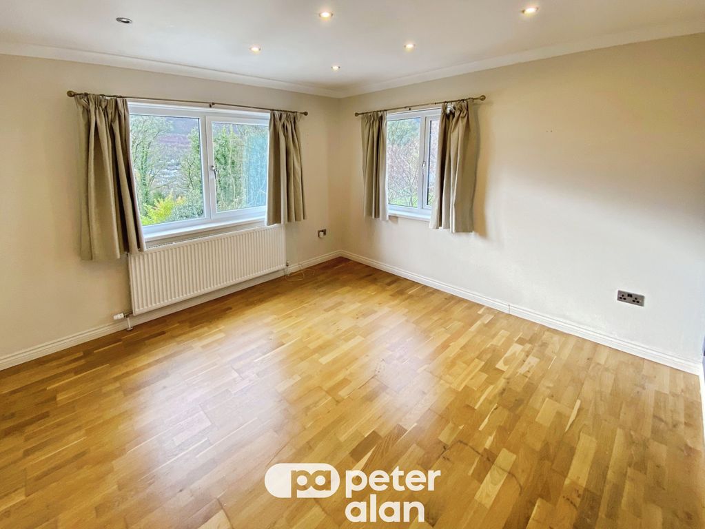 Additional image 13 of 5 bed property to rentHeol Penrhiw, Mountain Ash CF45