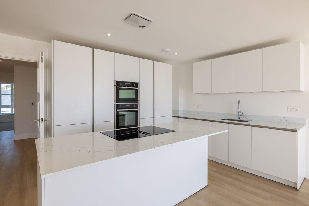 Additional image 12 of 3 bed flat to rentLa Route De La Haule, St. Lawrence, Jersey JE3