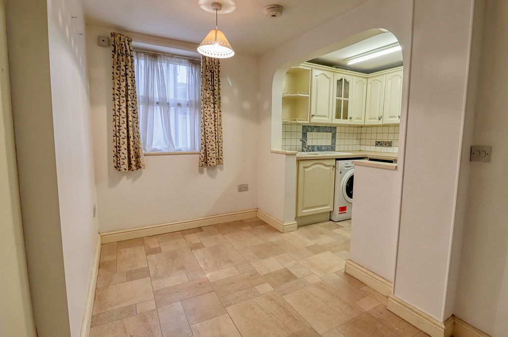 Additional image 5 of 1 bed flat to rentMoorwell Road, Scunthorpe DN17