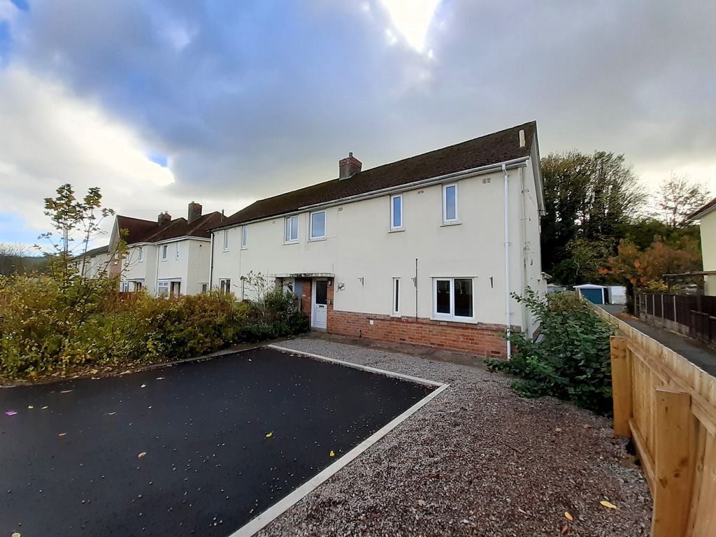 4 bed semi-detached house to rentFfynnon Dewi, Brecon, Powys. LD3