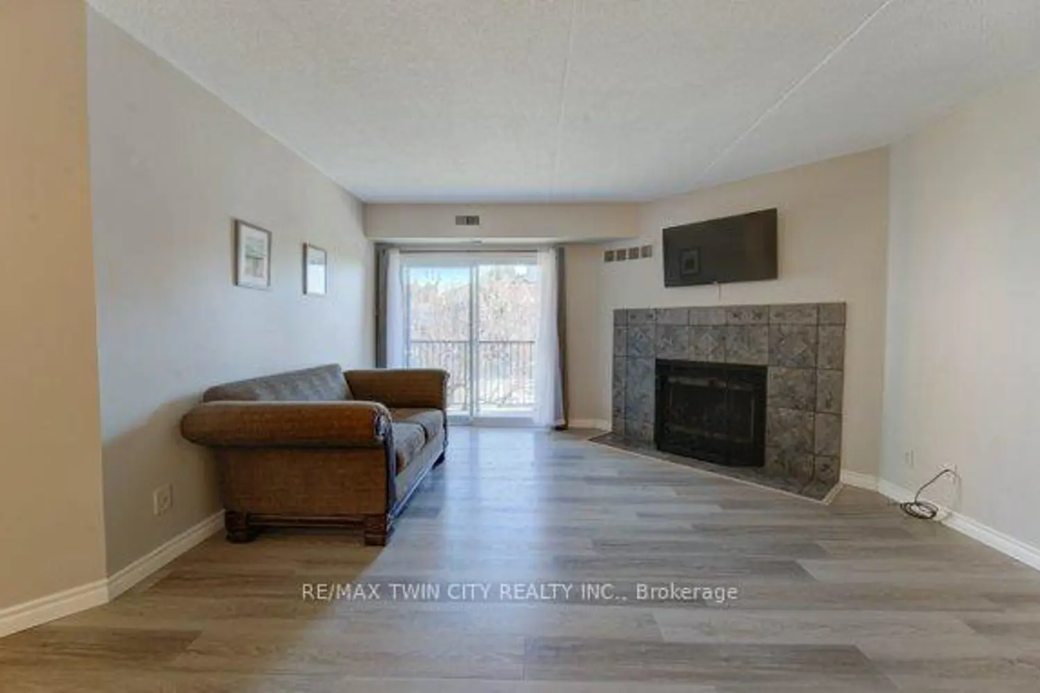 Additional image 3 of 3085 Kingsway Drive 27