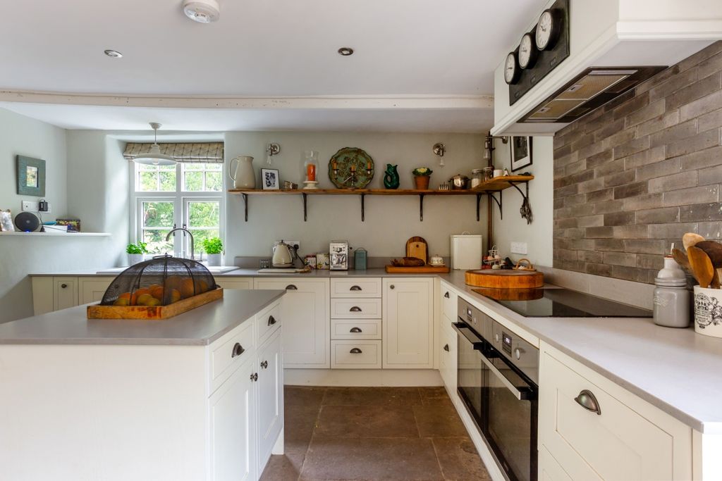 Additional image 14 of 5 bed detached house to rentMain Road, Aust, Bristol BS35