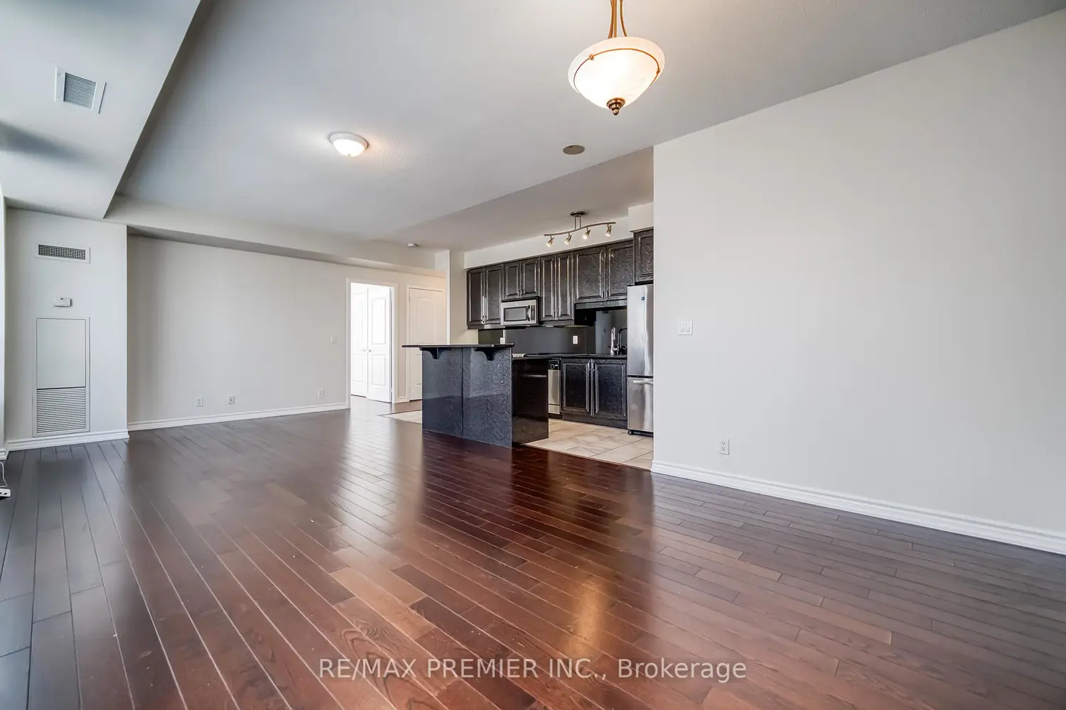 Additional image 18 of 9225 Jane Street 614