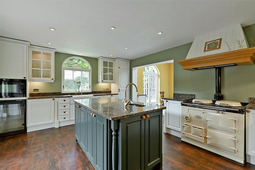 Additional image 7 of 5 bed detached house to rentHighmoor Cross, Henley-On-Thames, Oxfordshire RG9