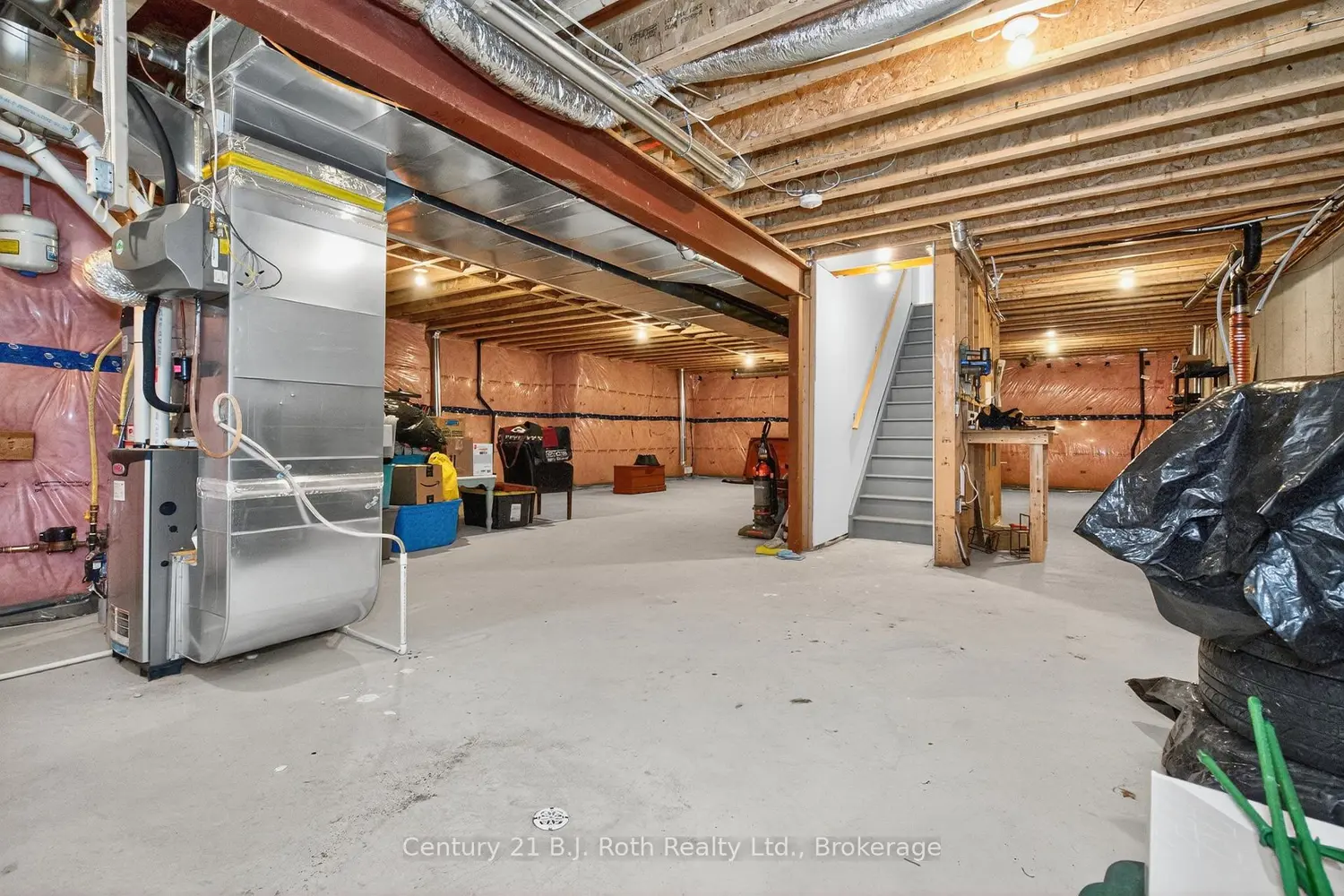 Additional image 15 of 16 Samantha Lane