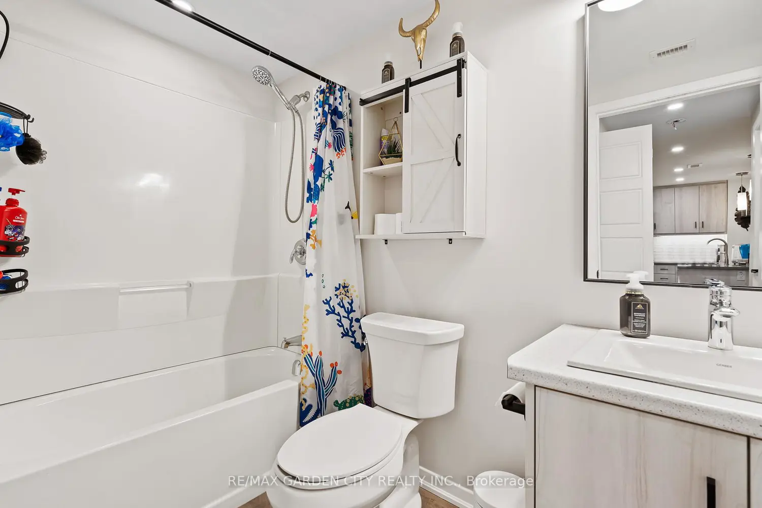 Additional image 9 of 3998 Victoria Avenue 105