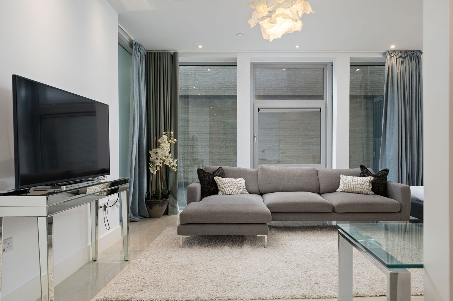 Additional image 21 of Studio Flat, Saint Vincent Place, EH3, N1 7GU