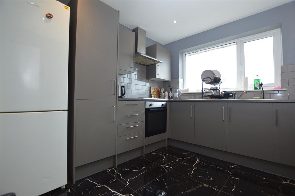 Additional image 6 of 3 bed flat to rentOlive Road, Norwich NR5