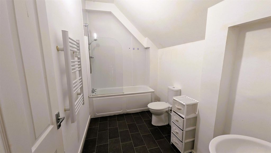 Additional image 4 of 2 bed flat to rentMeyrick Street, Pembroke Dock SA72