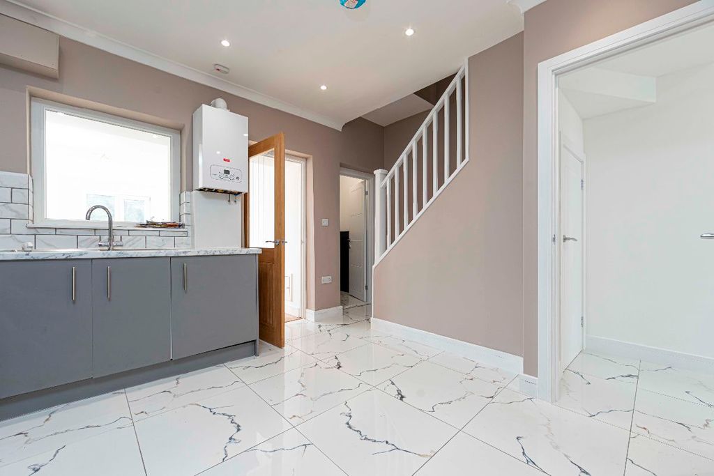 Additional image 7 of 2 bed terraced house to rentPritchard Street, Treharris CF46