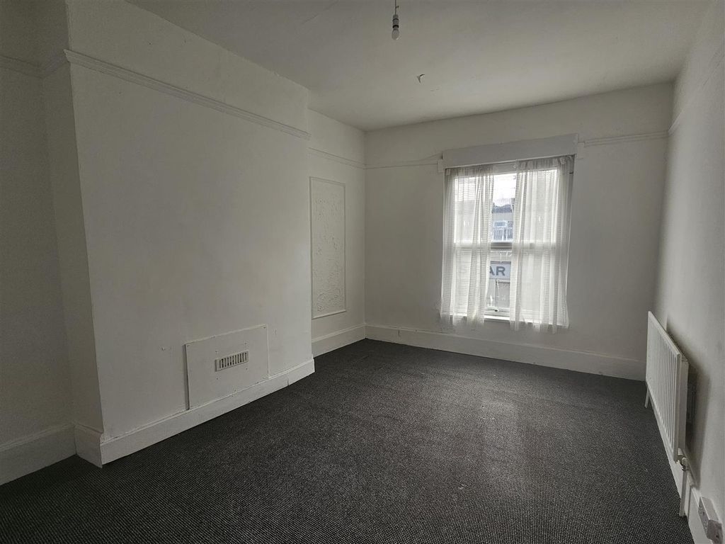 Additional image 5 of 4 bed retail premises to rentFreeman Street, Grimsby DN32
