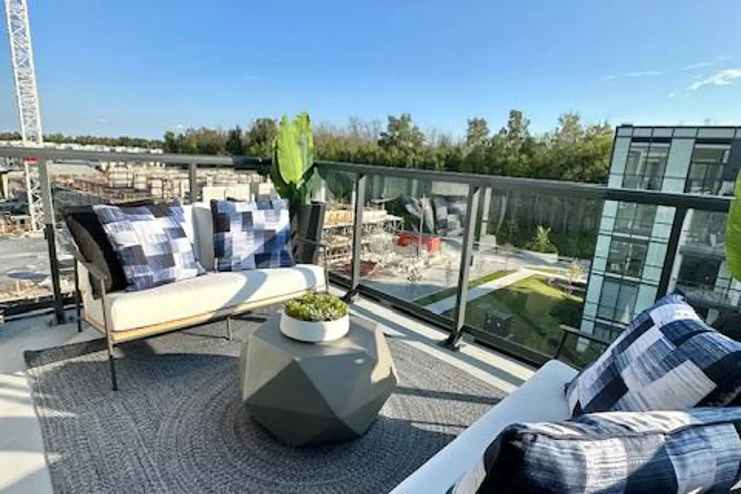 Additional image 9 of 415 Sea Ray Avenue 418