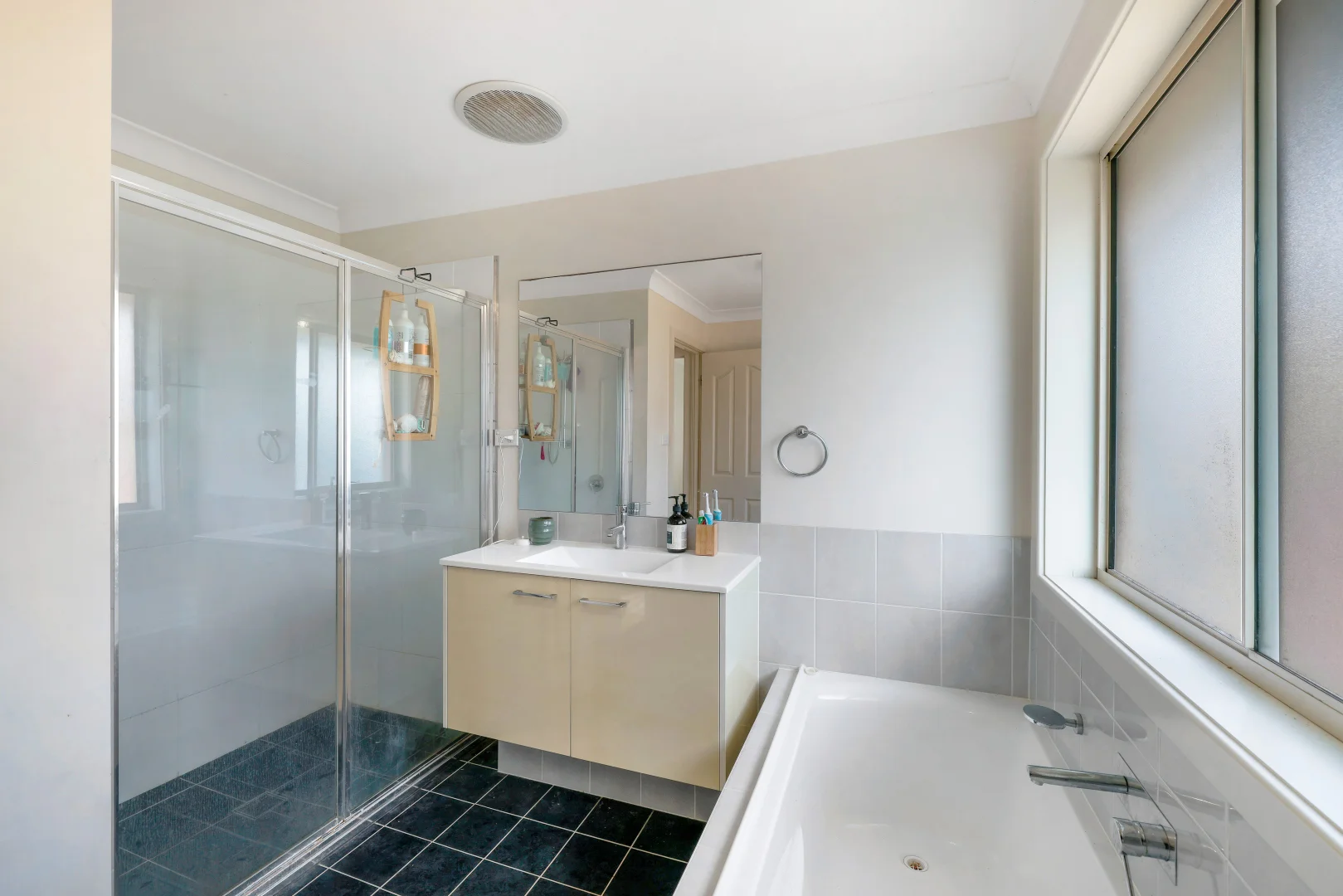 Additional image 11 of 96a & 96b Quay Road, Callala Beach NSW 2540