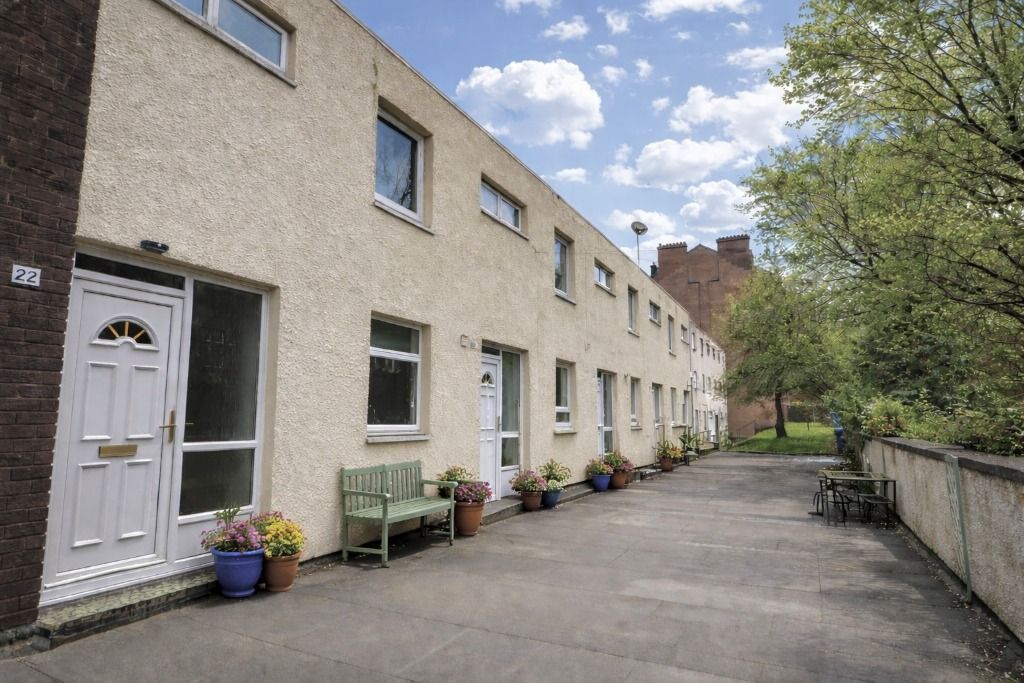 3 bed terraced house to rentClarence Drive, Hyndland, Glasgow G12