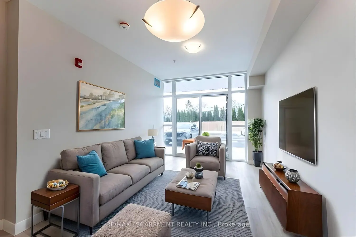 Additional image 6 of 120 Springvalley Crescent 104