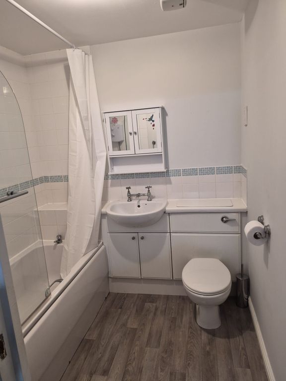 Additional image 8 of 2 bed flat to rentWest Street, Paisley PA1