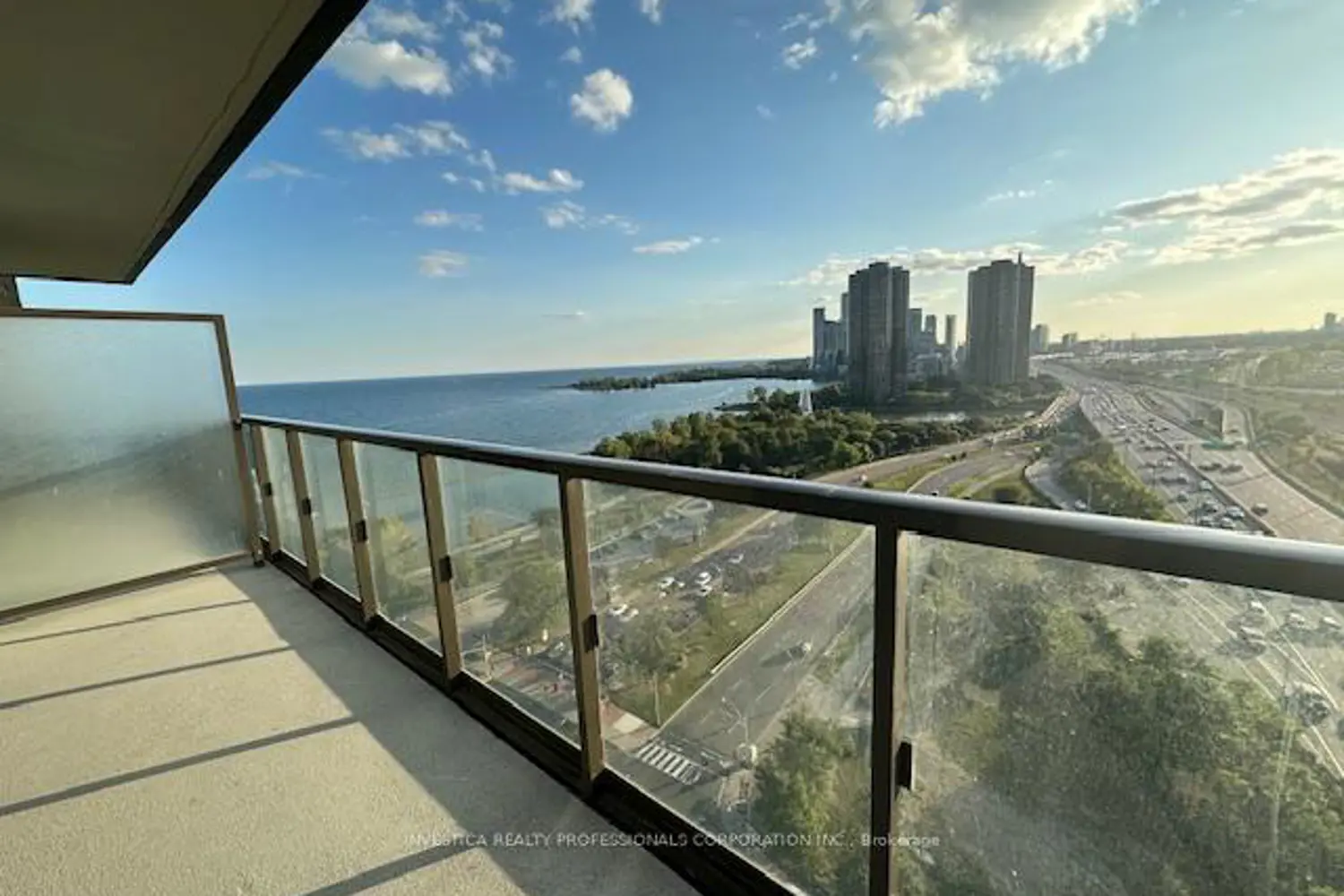 Additional image 9 of 1928 Lakeshore Boulevard 2612