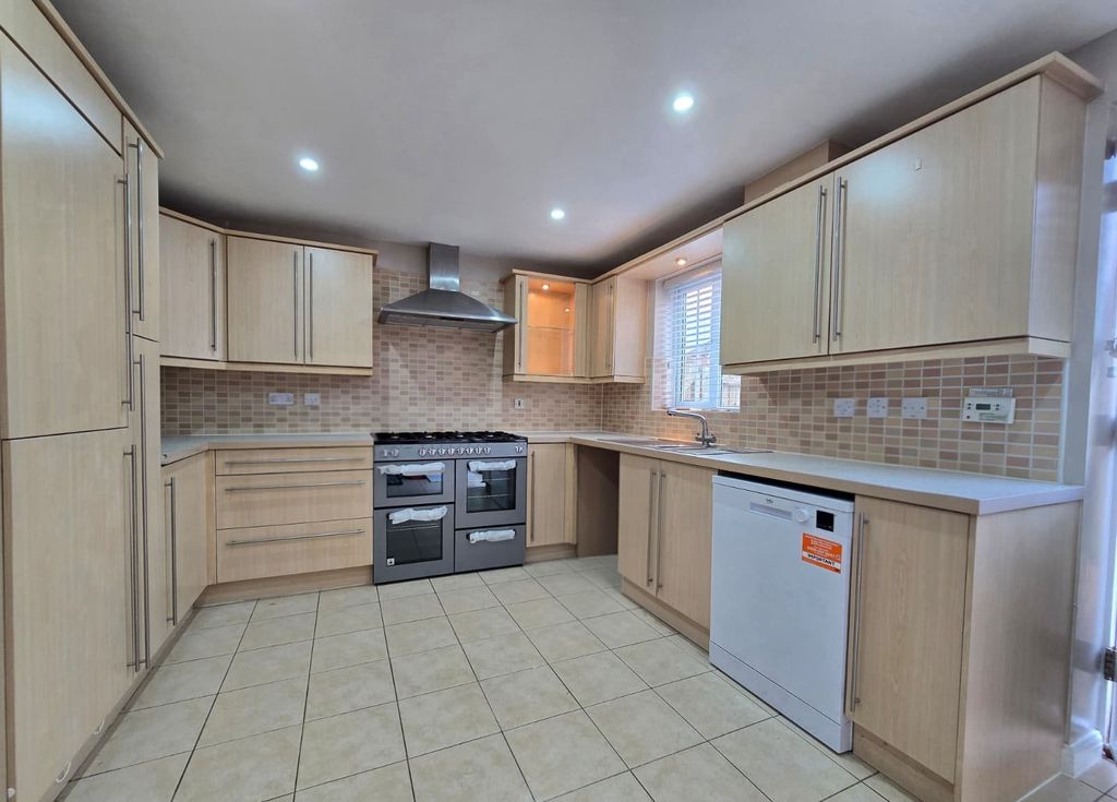 Additional image 2 of 3 bed town house to rentMorlais Mews, Duffryn, Newport NP10
